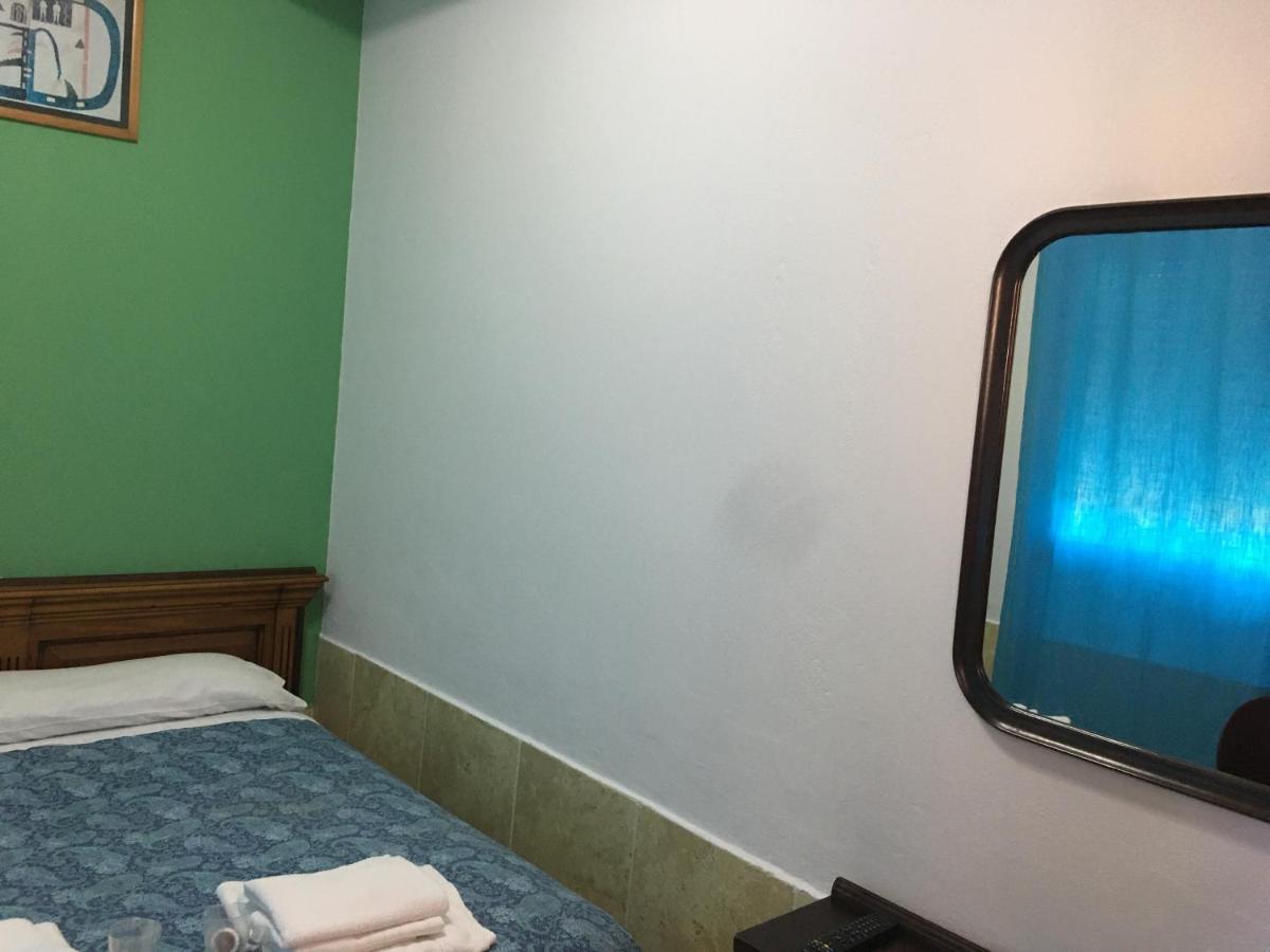 Hotel Hostal O Labrador à O Hospital Extérieur photo